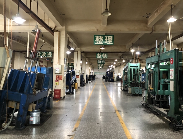 環(huán)氧樹(shù)脂壓力成型機(jī)